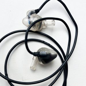 Shure in ear high end quality headphone - Image 17